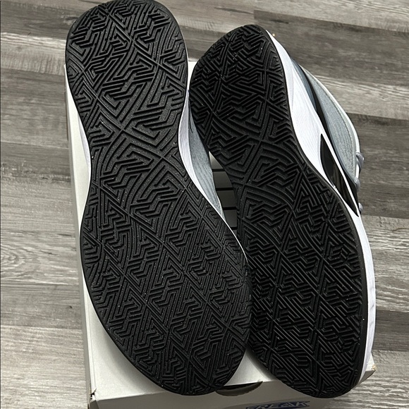 Nike Men's Giannis Freak 6TB  Athletic Sneakers - Picture 4 of 5